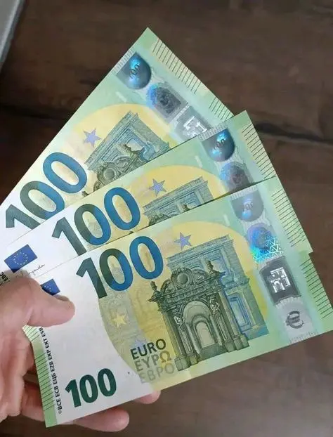 Fake €100 Euro Banknotes